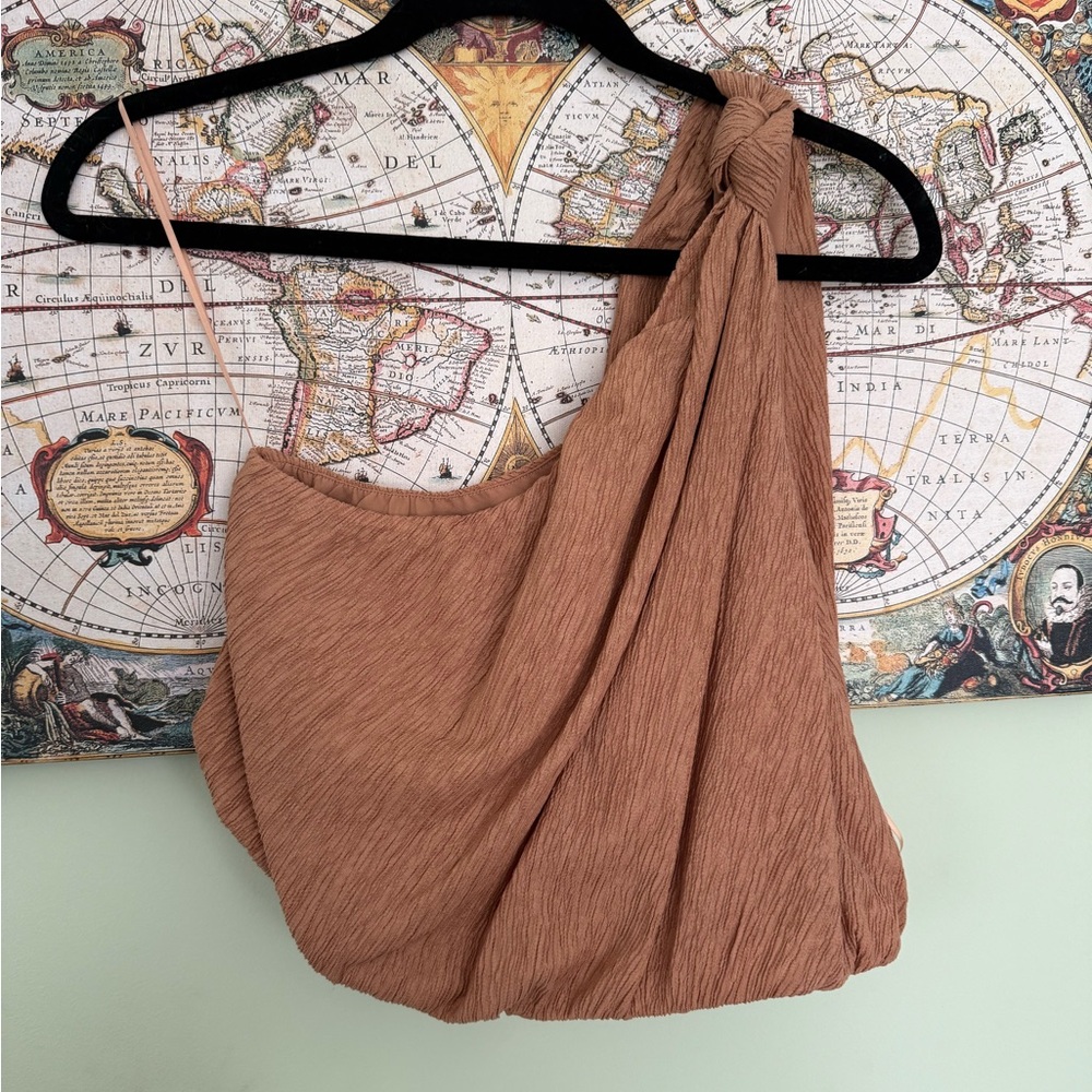 Abercrombie Crinkle‎ One Shoulder Top
